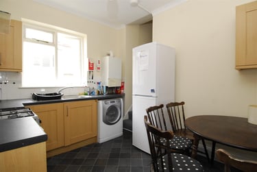 3 bed flat, North Road East Apt 3, North Hill, Plymouth, PL46AS - Image 3
